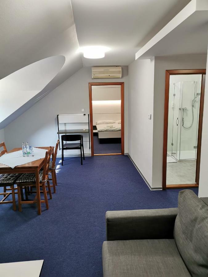 Hotel U Racka Ostrožská Nová Ves Exterior foto